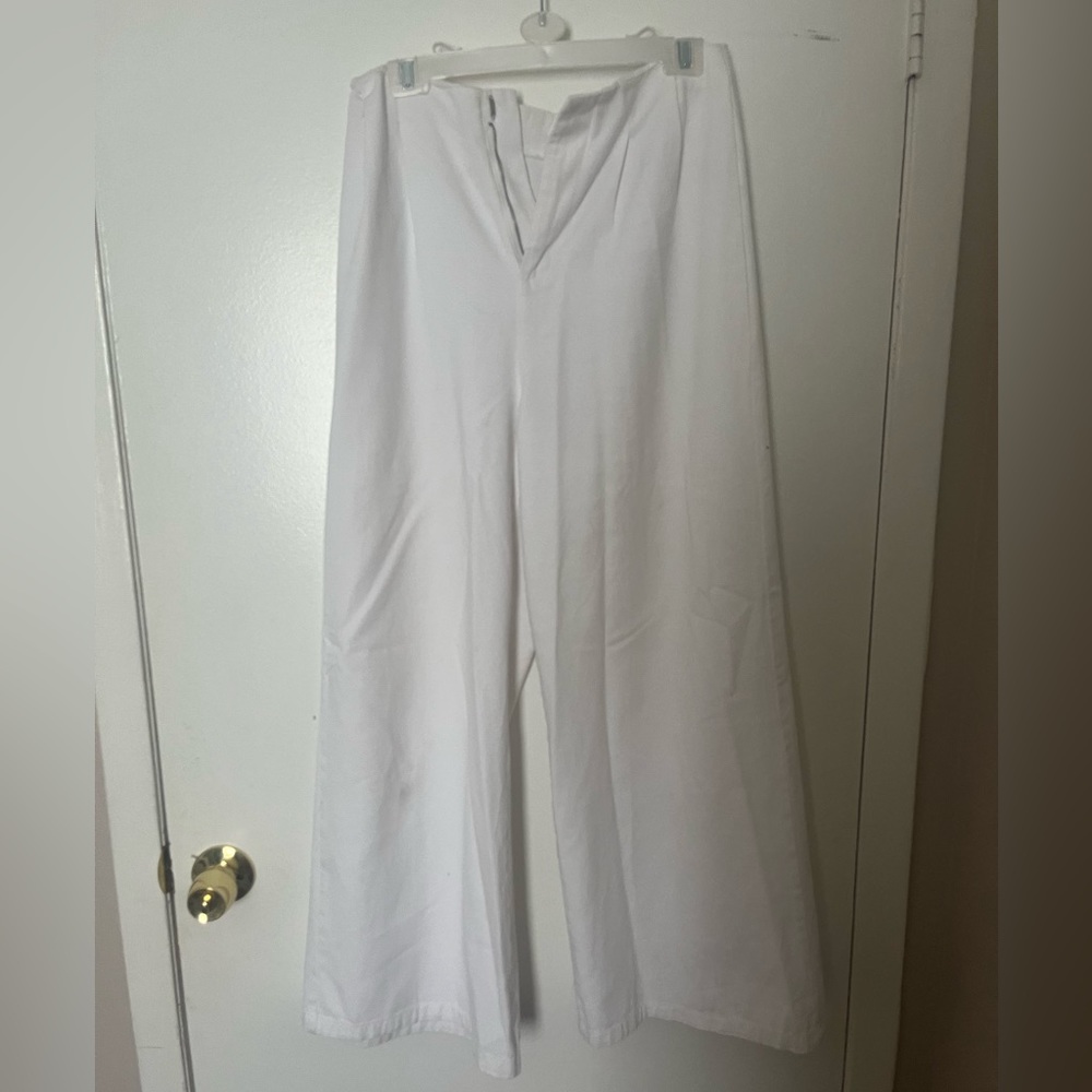 Women’s white pants
